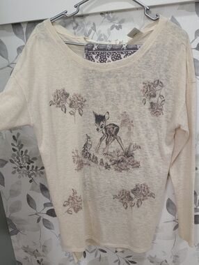 Women's Cream Graphic Long-Sleeve Top - Deer Motif